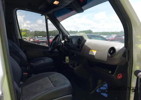 2024 Mercedes-Benz Sprinter 2500 Standard Roof 4-Cyl Diesel z USA, uszkodzony, nr VIN W1Y4KBHY5RT187258